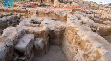 اكتشاف وحدات سكنية وأوان حجرية في موقع جرش الأثري