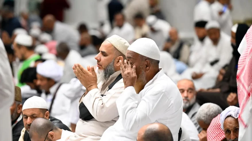 أجواء روحانية لزوار المسجد النبوي في رمضان