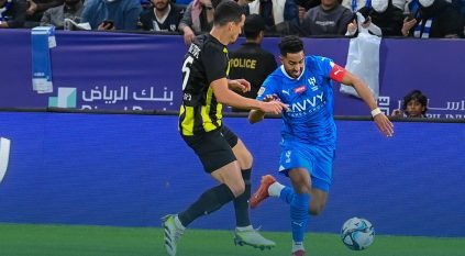 التعادل بهدف لمثله عنوان الشوط الأول بين الهلال والاتحاد