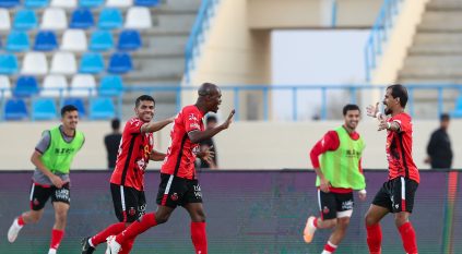 الرياض يتفوق على الأخدود بشق الأنفس