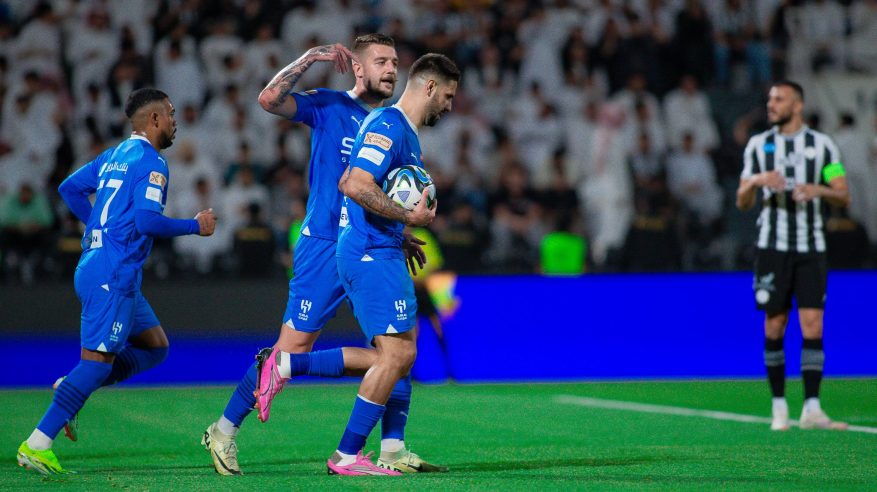 الهلال يتفوق على الشباب في الشوط الأول بثلاثية