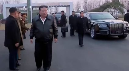 أول ظهور لزعيم كوريا الشمالية بسيارته الليموزين المهداة من بوتين