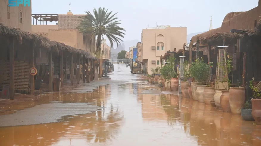 أجواء العلا وعرعر تكتسي الجمال والبهجة بعد الأمطار