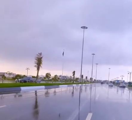 إنذار أحمر لـ جازان: رياح وأمطار وصواعق رعدية