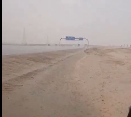 أمطار غزيرة على طريق الرياض – القصيم السريع