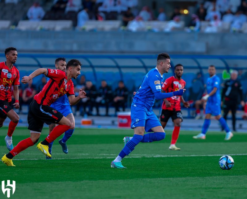 الرياض ضد الهلال