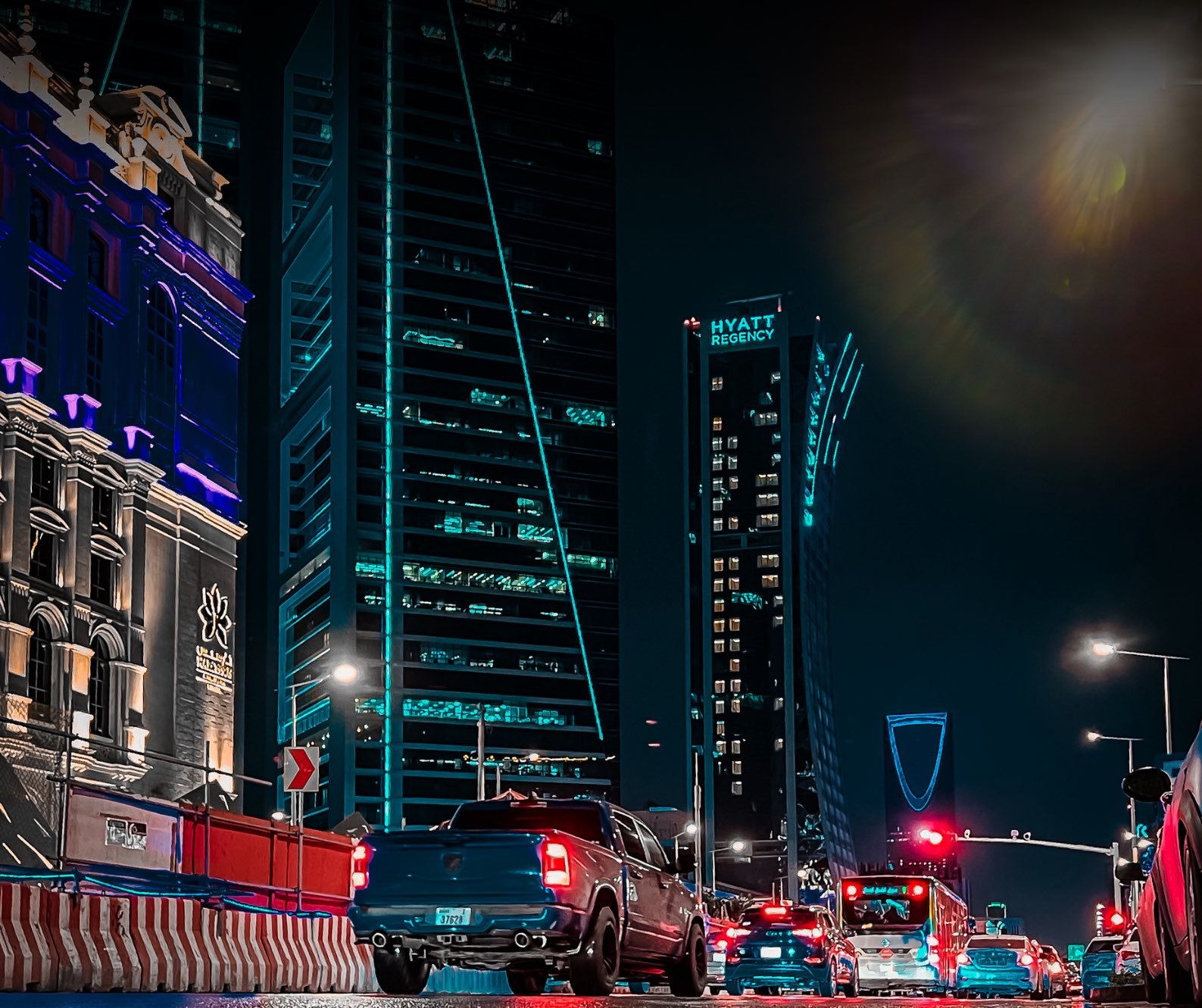 أمطار غزيرة على أجزاء من منطقة #الرياض 