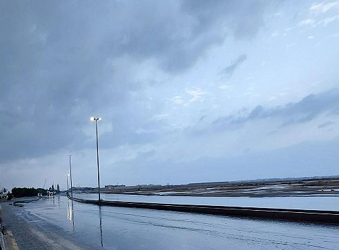الأرصاد: أمطار مصحوبة بزخات البرد وجريان السيول على 10 مناطق