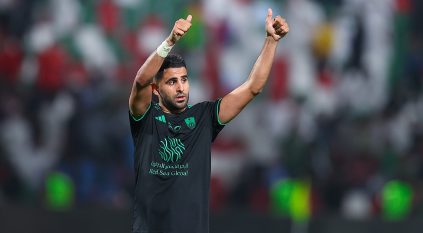 معسكر الأهلي يساعد رياض محرز على حل أزمته