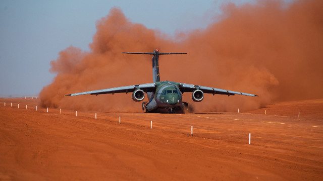 السعودية تسعى لضم عملاق طائرات الشحن البرازيلية للقوات الجوية الملكية