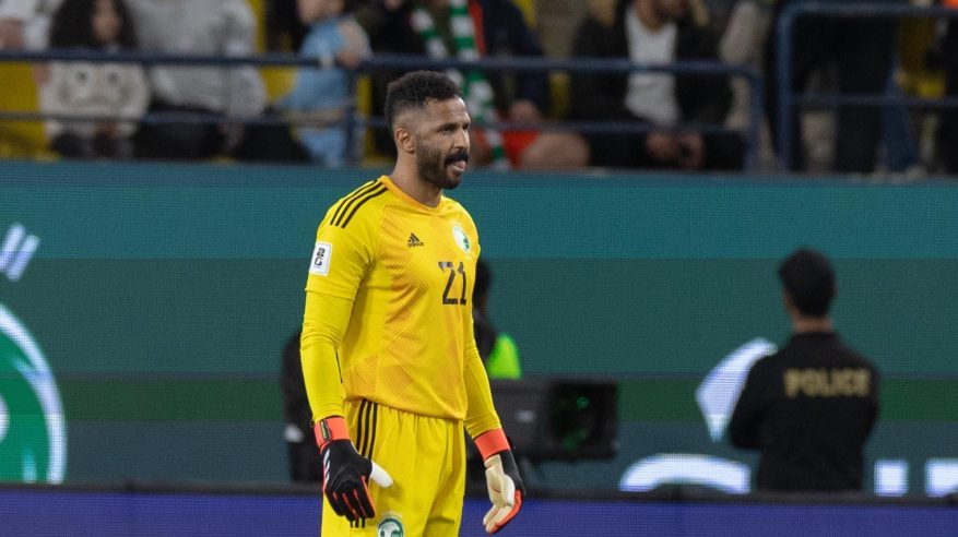 متى يعود محمد العويس لحراسة عرين الهلال ؟