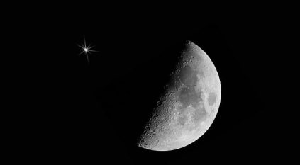 رصد التربيع الأول لقمر شهر رمضان اليوم