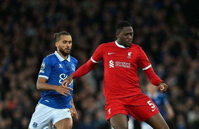 ليفربول يقترب من فقدان فرصة التتويج بـ الدوري الإنجليزي بعد ثنائية إيفرتون