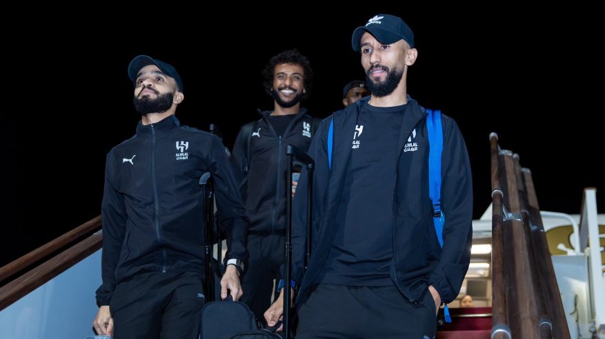 بعثة الهلال تصل إلى الإمارات