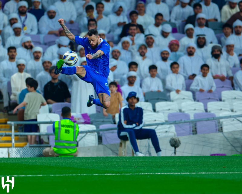 ميشايل - الهلال والعين