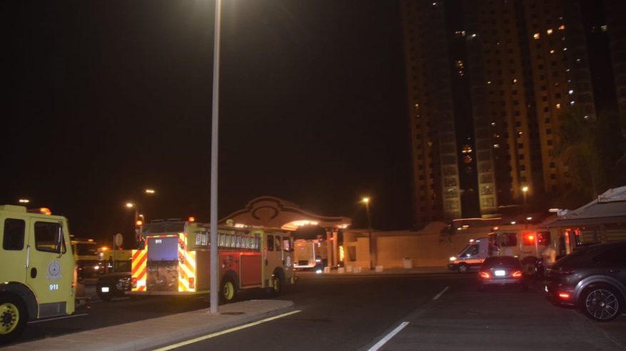 حالات هلع في حريق مرفق خدمات مبنى في جدة