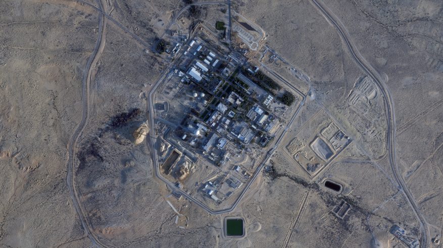 صور الأقمار الصناعية تكشف إصابة مفاعل ديمونة عقب الضربة الإيرانية