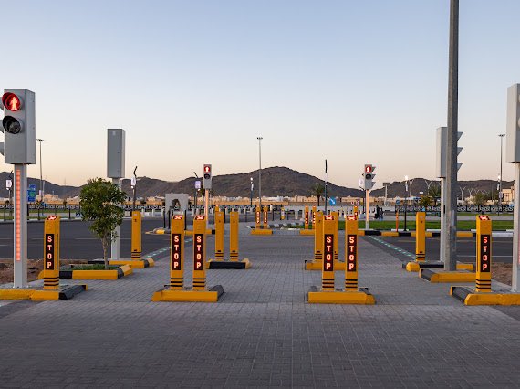 إشارة مرور ذكية للمشاة في طريق الأمير عبدالعزيز بن سعد بحائل