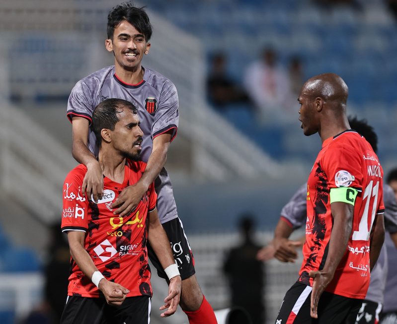 الرياض ضد الأهلي