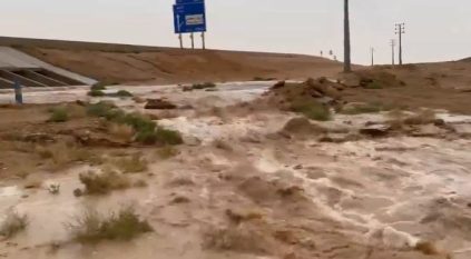 تدفق السيول بين الغاط ومليح في الرياض