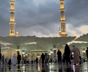 أمطار المدينة المنورة من ساحات المسجد النبوي