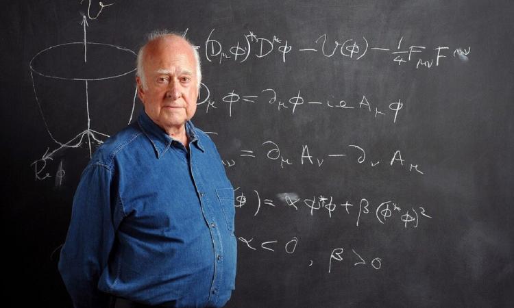 وفاة بيتر هيجز الفائز بجائزة نوبل في الفيزياء