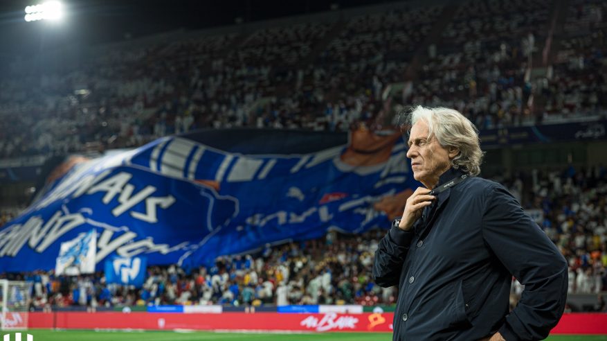 هل يُجدد الهلال عقد جيسوس؟
