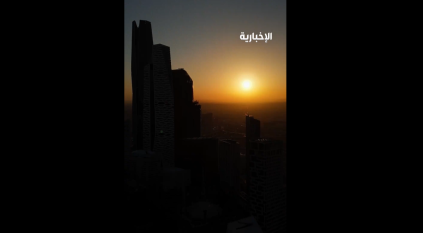 لحظة شروق شمس يوم 25 ⁧رمضان ⁩في الرياض
