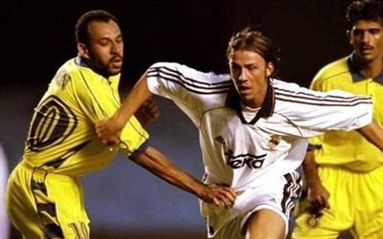 مباراة سابقة بين ريال مدريد والنصر في عام 2000