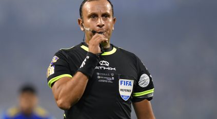 أرجنتيني يُدير نهائي كأس الملك بين الهلال والنصر .. تعرف عليه