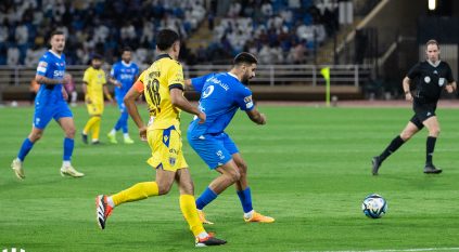 الهلال يقترب من التتويج بـ دوري روشن بثنائية في التعاون