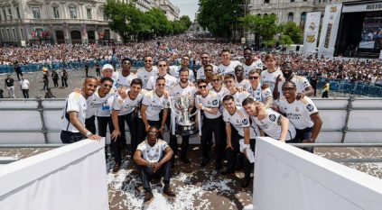 شاهد .. جانب من احتفال لاعبي ريال مدريد بالتتويج بـ الدوري الإسباني