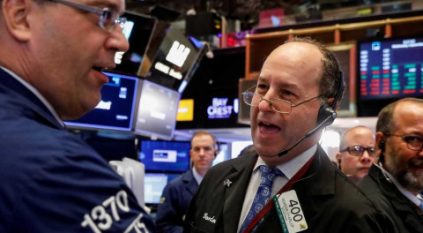 الأسهم الأمريكية تغلق على ارتفاع ومؤشر داو جونز يحقق مكاسب للأسبوع الثامن على التوالي