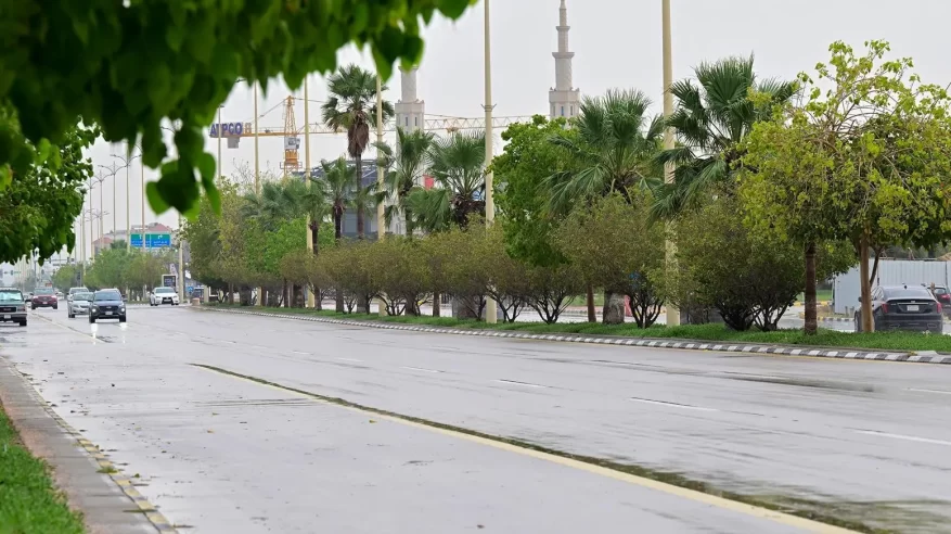 أجواء شديدة الحرارة وهطول أمطار على 6 مناطق