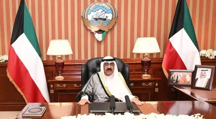 أمير الكويت يعلن حل مجلس الأمة وتعليق بعض مواد الدستور