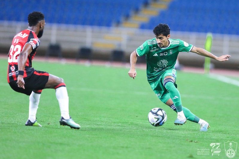 الأهلي ضد الرياض