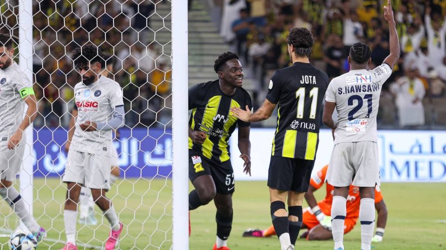 الاتحاد يستعيد توازنه برباعية في ضمك