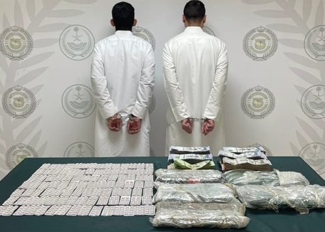 القبض على مواطنين لتهريبهما الحشيش والأقراص المحظورة بالجوف