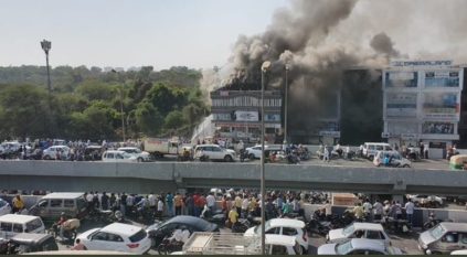 لحظة اشتعال النيران في مدينة ملاهي بالهند ومقتل 27 شخصاً