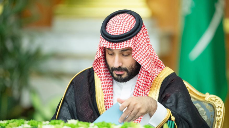 ولي العهد يطمئن الجميع على صحة الملك سلمان