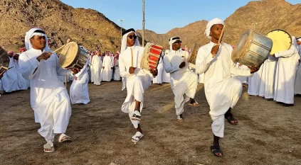 لعب الطبول.. أشهر الرقصات النجرانية وأبدعها