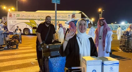 2322 حاجًّا وحاجة من ضيوف الملك سلمان يغادرون السعودية بعد أداء المناسك