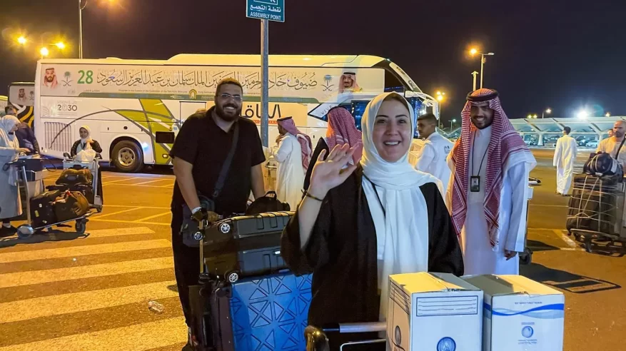 2322 حاجًّا وحاجة من ضيوف الملك سلمان يغادرون السعودية بعد أداء المناسك