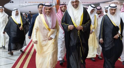 فيصل بن فرحان يصل إلى الكويت في زيارةٍ رسمية
