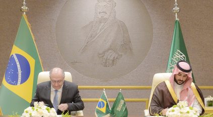 خالد بن سلمان يوقع اتفاقية تعاون بمجال الدفاع مع نائب الرئيس البرازيلي