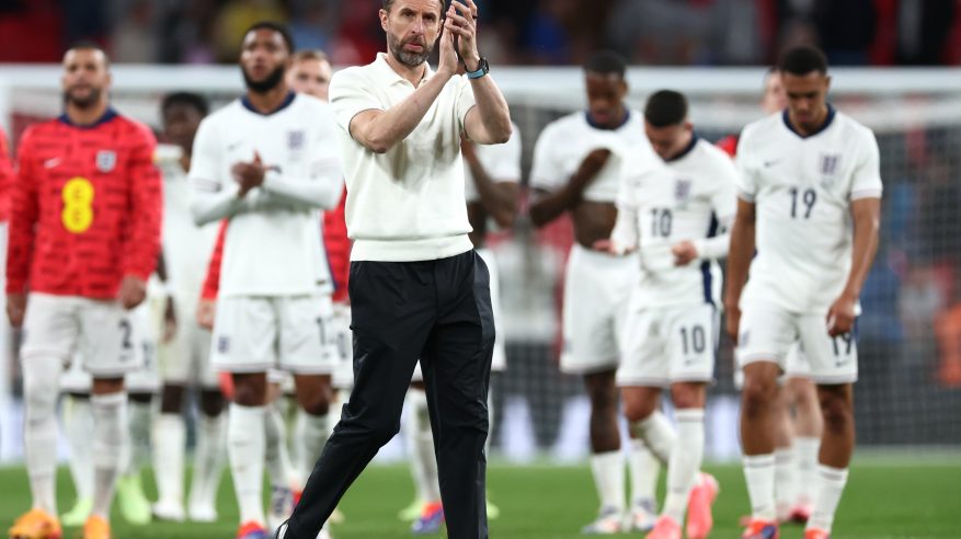 جماهير إنجلترا تطالب بإقالة جاريث ساوثجيت قبل بدء اليورو