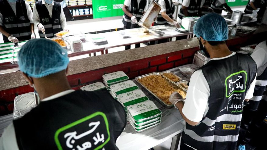 طاهيات سعوديات تألقن في خدمة ضيوف الرحمن