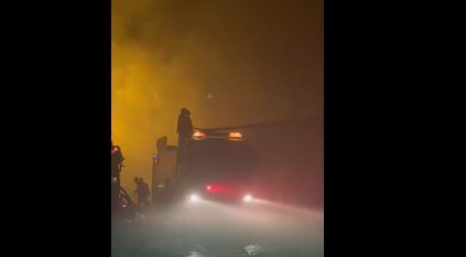 حريق في مستودع بجازان ولقطات توثق الحادث