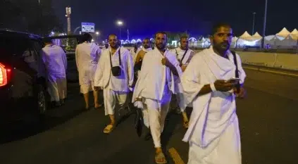 حجاج يعبرون عن سعادتهم بعد أداء ركن الحج الأعظم يوم عرفة
