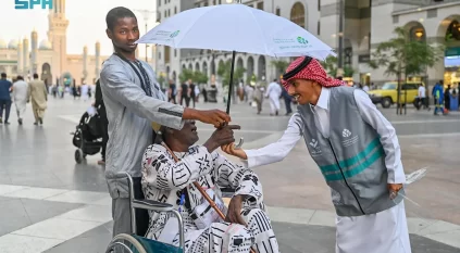 مبادرة لتوزيع المظلات على ضيوف الرحمن وزوار المسجد النبوي